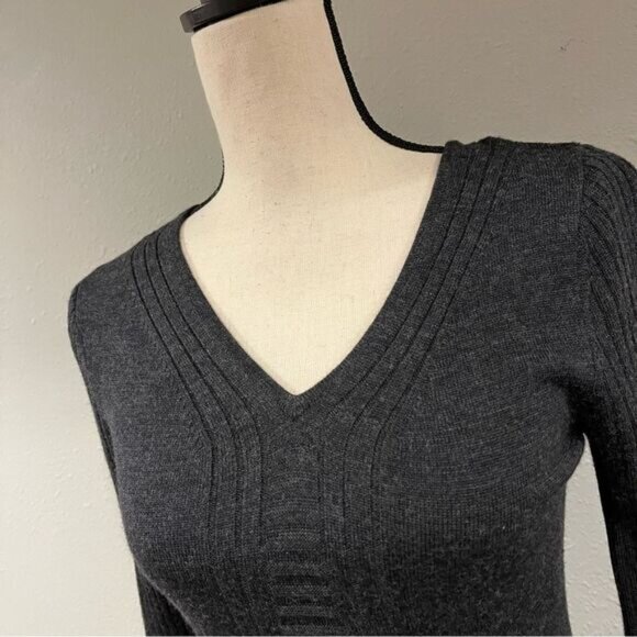 Krimson Klover 100% Merino wool long sleeve v-neck sweater dress - Picture 2 of 12